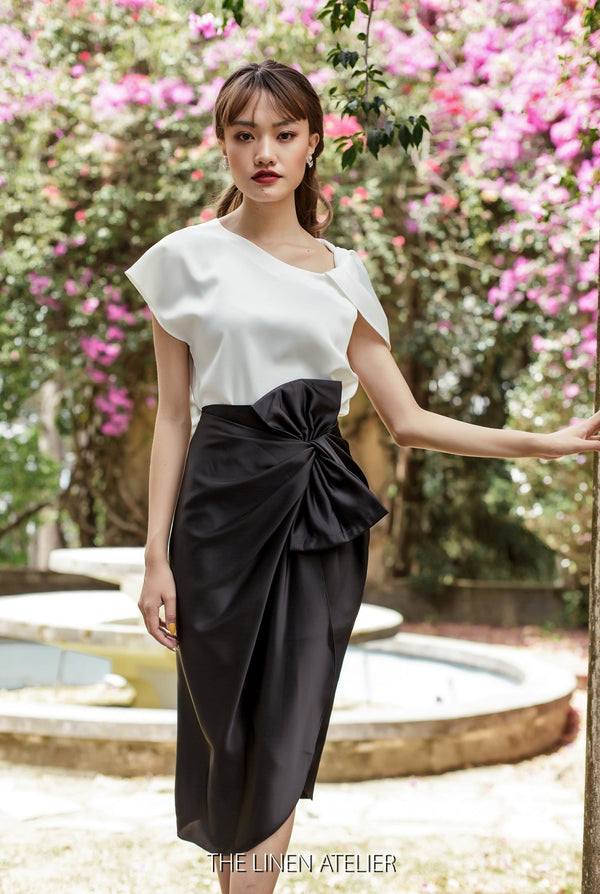 AMARA Set Short Sleeves Blouse With Silk Skirt